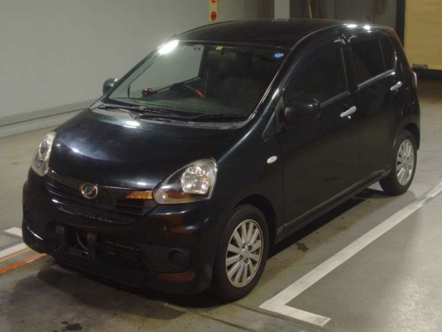 4796 Daihatsu Mira e s LA300S 2017 г. (TAA Hiroshima)